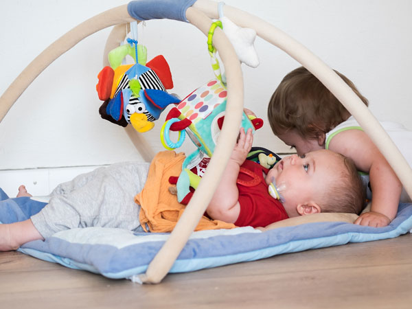 Fitnesslektion mit Kinderhütedienst